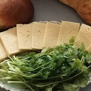Պանրի ու կանաչու ափսե / Cheese and greens assortment